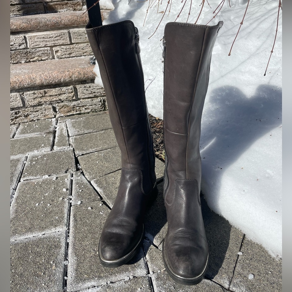 Caprice Stylish Black and Brown Boots - Picture 16 of 17